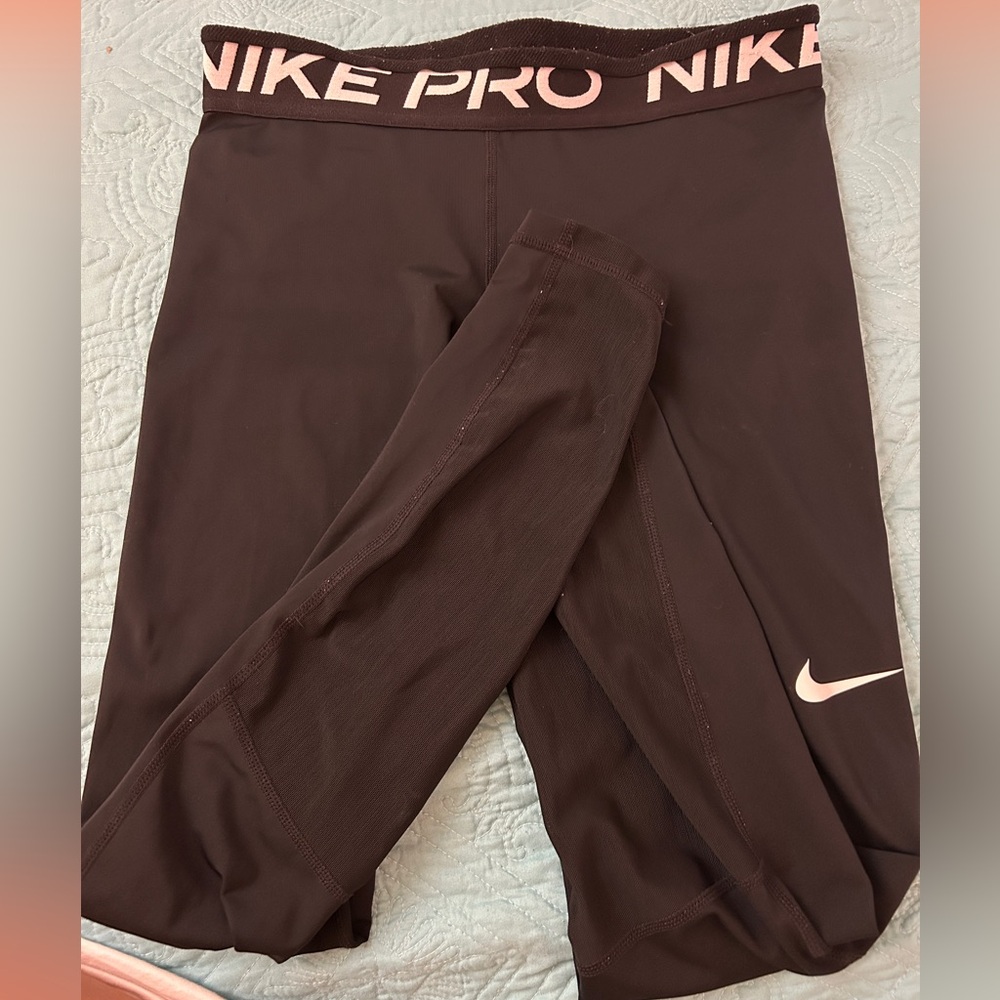 Nike women’s' Dark Black Leggings with Nike Logo Waistband